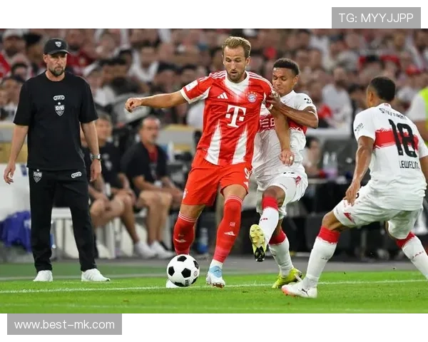 贝肯鲍尔足球哲学重塑现代足坛：自由人理念引领未来战术革新